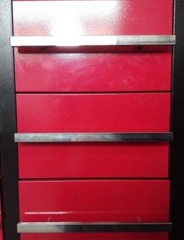 Conservez vos outils en toute sécurité avec nos armoires à outils verrouillables en acier laminé à froid