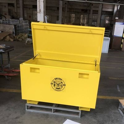 Boîte à outils en métal pour camions