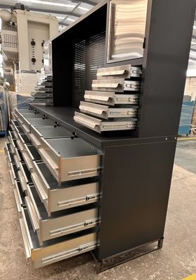 Rationalisez votre lieu de travail avec ce bureau de garage modulaire professionnel