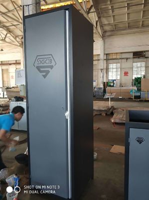 Système modulaire à 4 portes pour le stockage de garage dans les garages mécaniques
