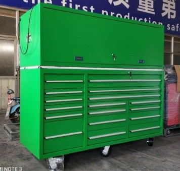 Armoire à outils rouge d'atelier de réparation de voitures avec 17 tiroirs et un chariot roulant lourd